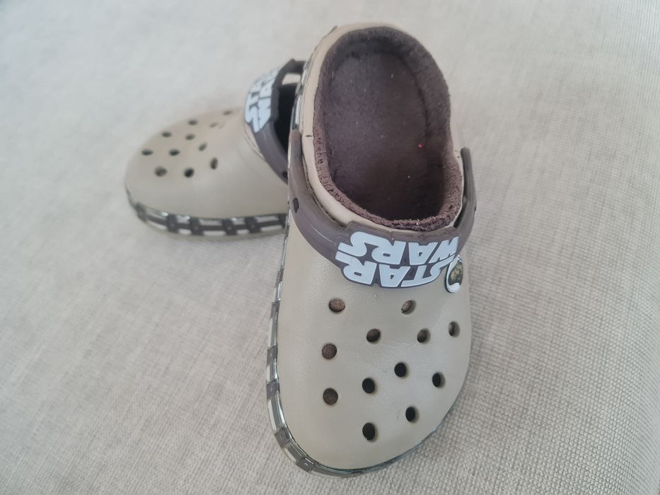 Vând papuci crocs originali pentru copii
