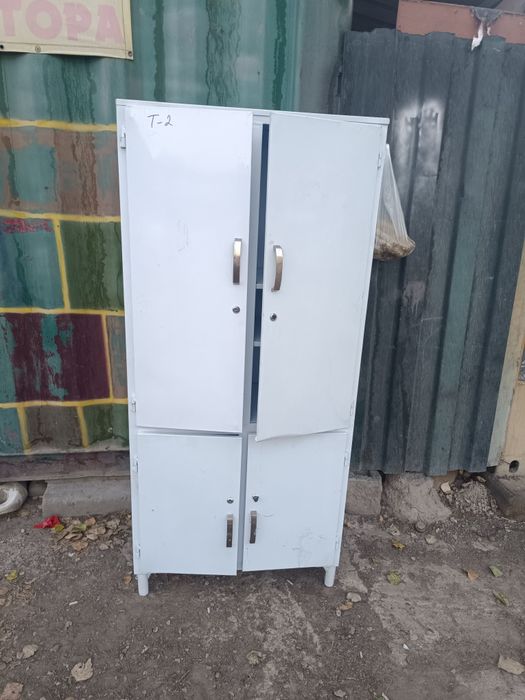 Продам железный шкаф