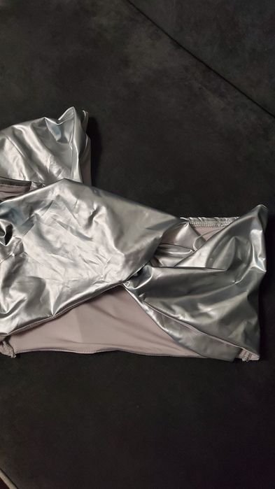 Сребрист топ панделка