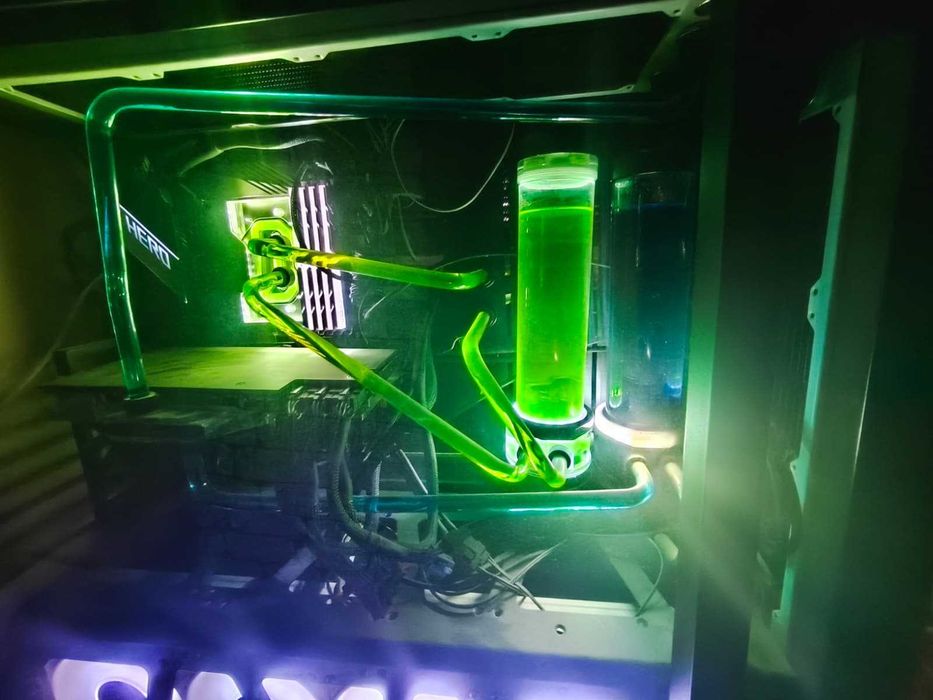 Sistem Gaming + Monitoare + Periferice.