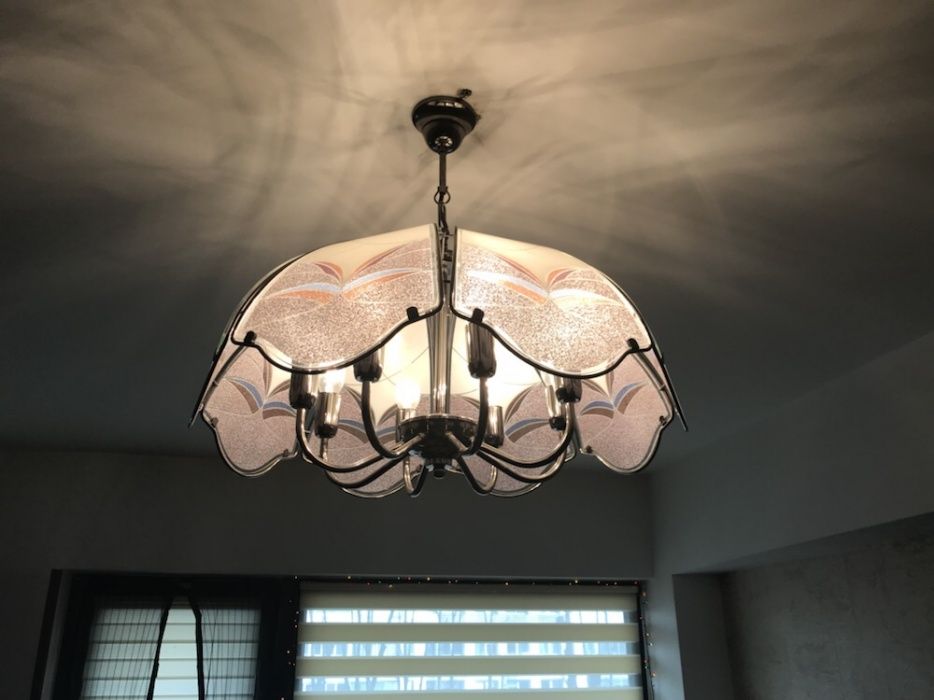 Vand lustra 8 becuri impecabila ca si noua