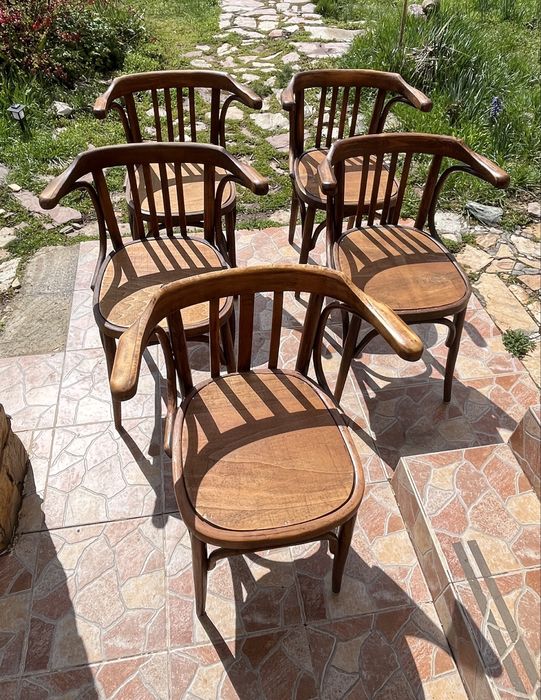 Виенски столове реставрирани.