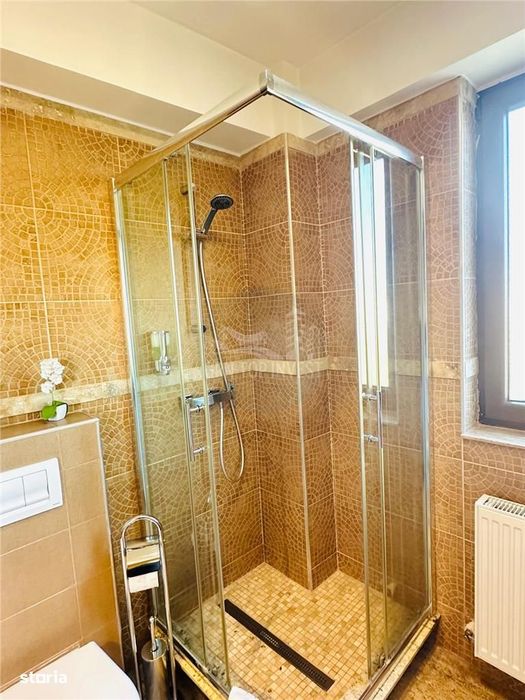 Hotel 4 studiouri 4 camere duble parcare zona Centrala