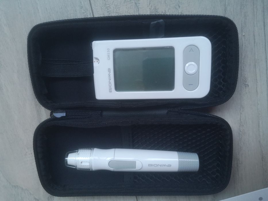Глюкомер Rightest Bionime GM550 с убождащо устройство GD500