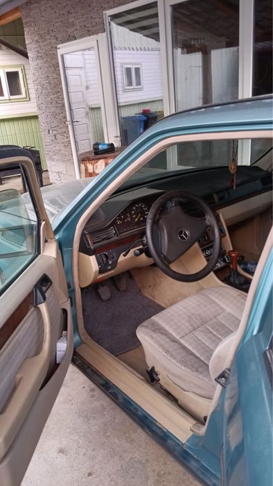 Mercedes e 250 an 92