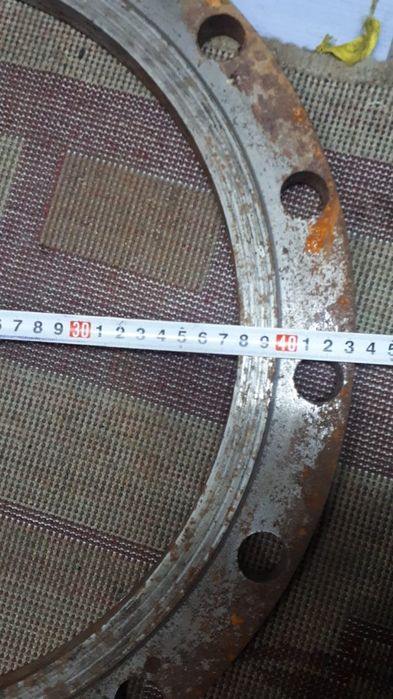 Продам фланцы. Новые.