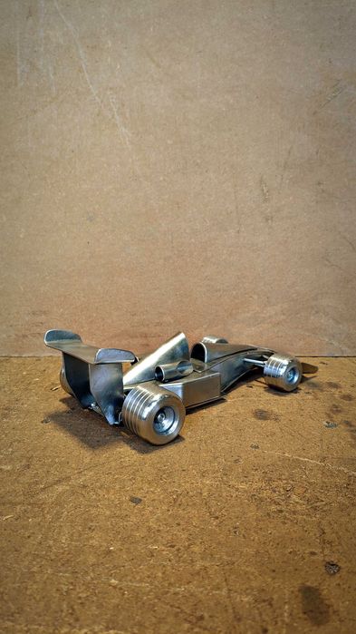 Машинка болид f1