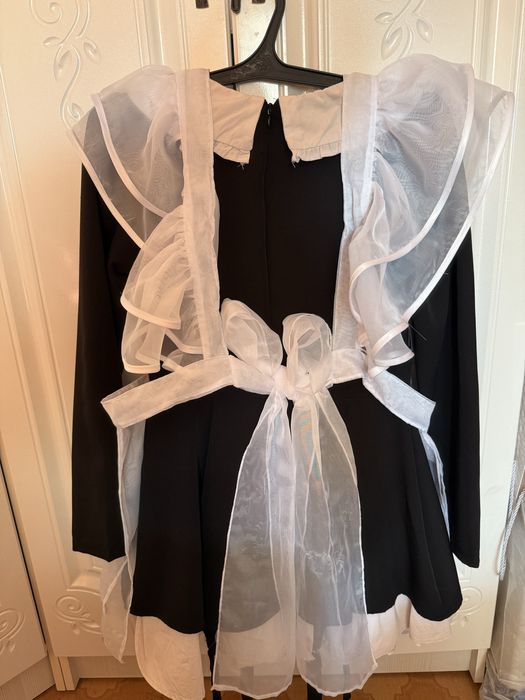 Школьное платье, фартук на выпускной