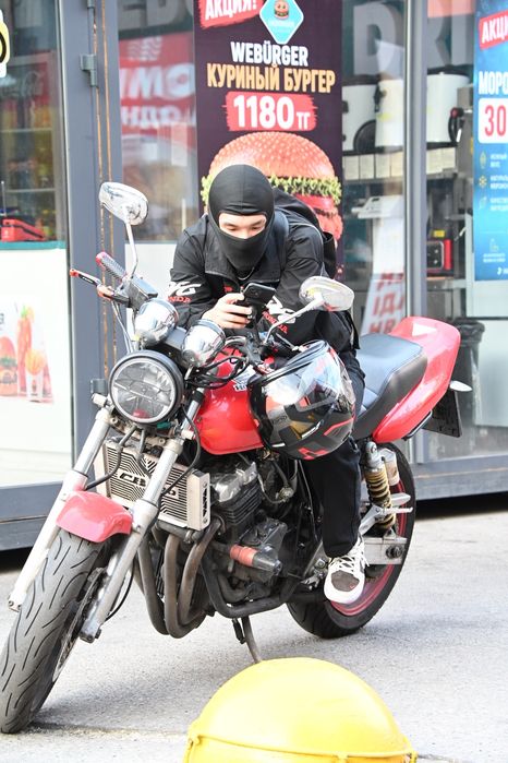 Продам Honda CB400