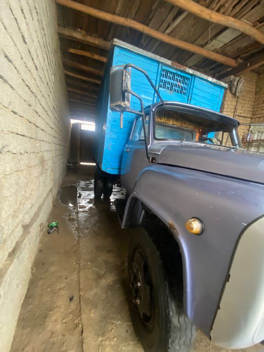 Gaz 53 sotiladi srochniy