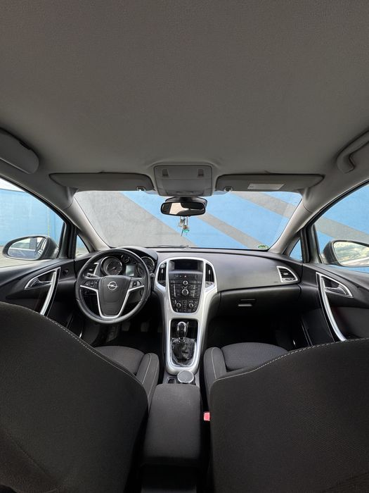 Opel Astra J 1.7 CDTI 2010