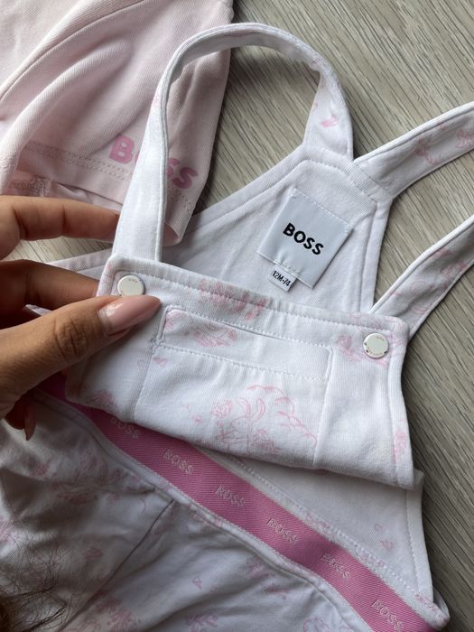 Karl Legerfeld 74, Moschino 74