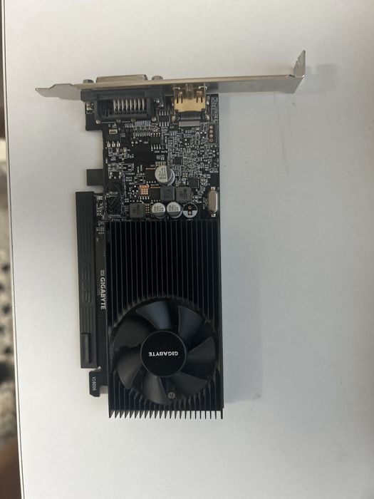 Placa video Nvidia gt 1030 Gigabyte 2gb Vram