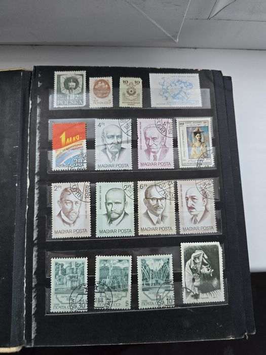 Почта маркилери сатылады