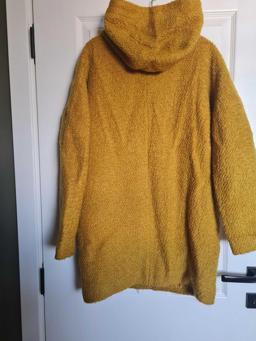 Вълнено палто с качулка