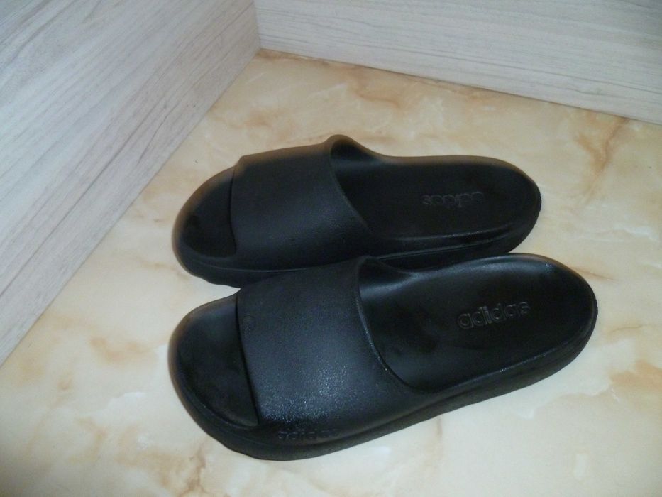 ADIDAS чехли №39