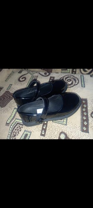 Продам туфли на девочку