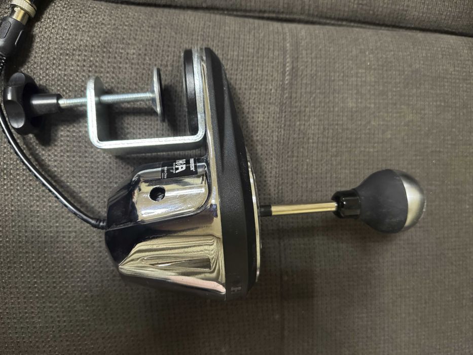 Волан с педали Thrustmaster t300 gt + стойка NLR GTRACER + скоростна