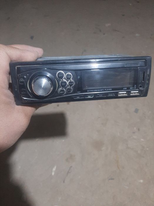 Автомагнитола бу сотилади