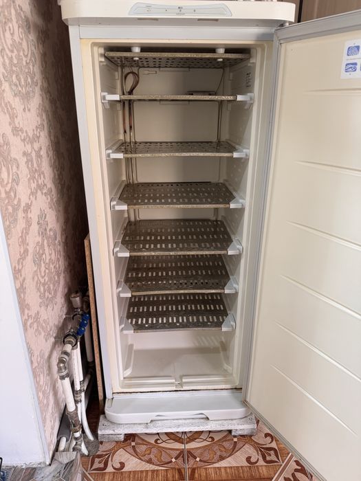 Морозильник Бирюса