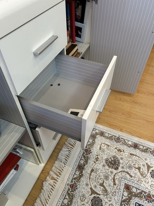 Продаю спальный гарнитур