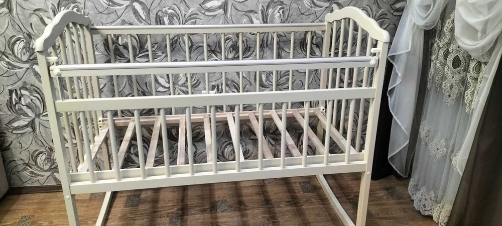 Продам детскую кроватку