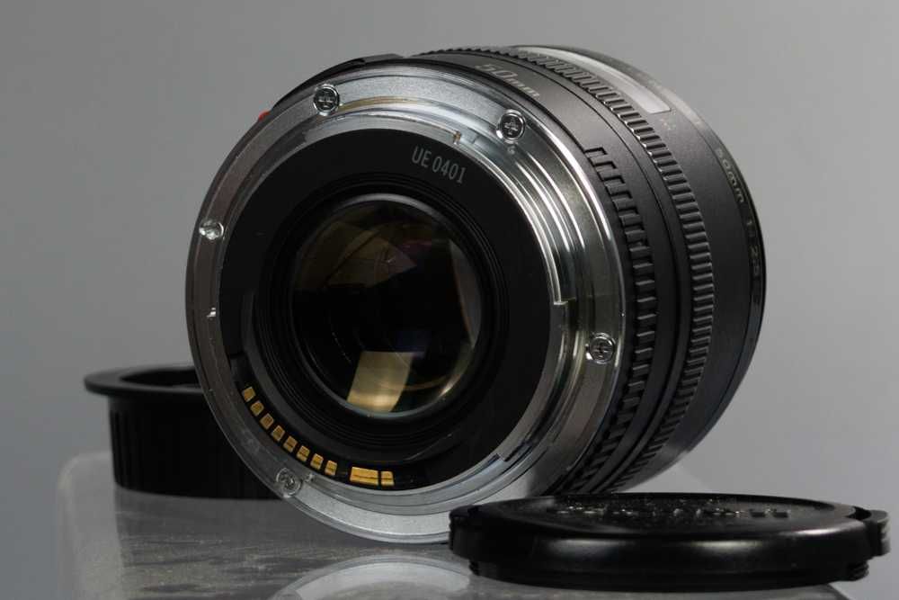 Canon EF 50 f/2.5 Macro