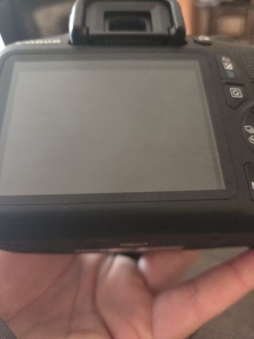 CANON D2000  +3 обектив