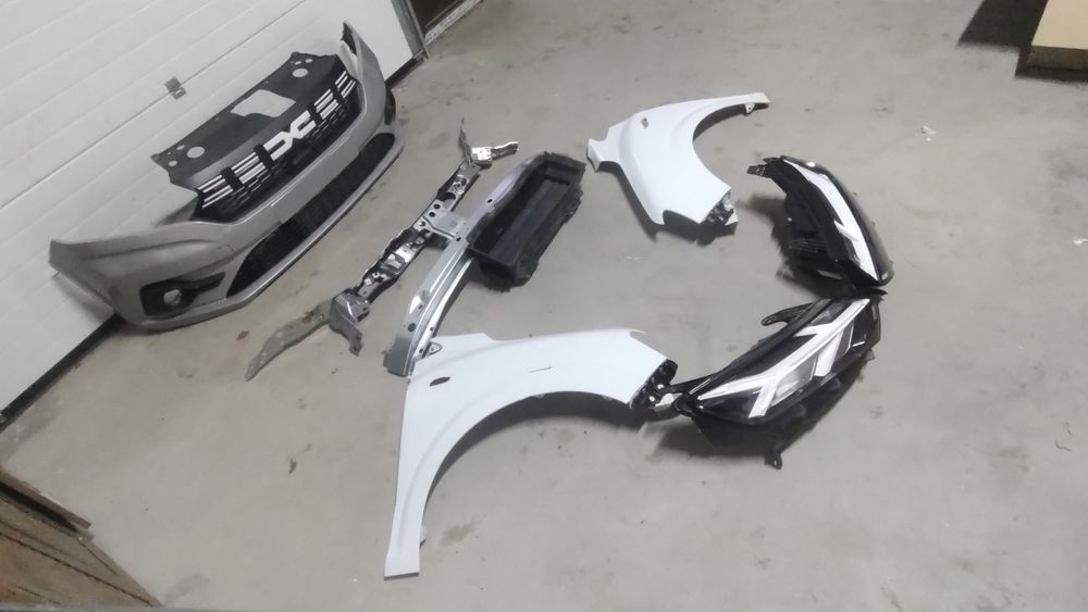 Bara fata, faruri , aripi, trager, ochelari faruri , volet Logan 3