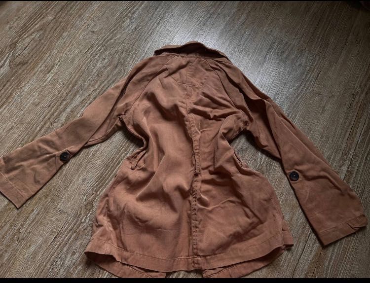 Продам брендовые вещи на девочку 5-6 лет