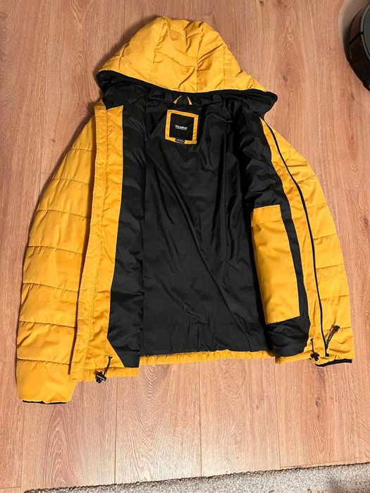 Geacă toamnă-iarnă bărbați Pull & Bear – galben muștar, mărimea M / 38