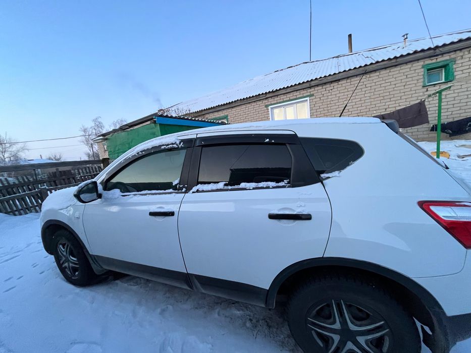 Nissan Qashqai J10