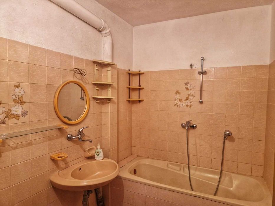 Продава се Четиристаен апартамент в Асеновград - 110 кв.м за 1737 €/кв.м - Снимка #8