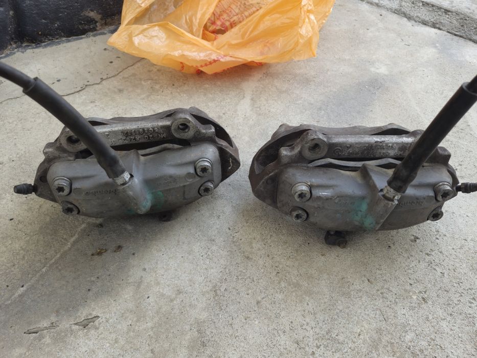 Brembo Продам супорта на W211 E500, S220 E500