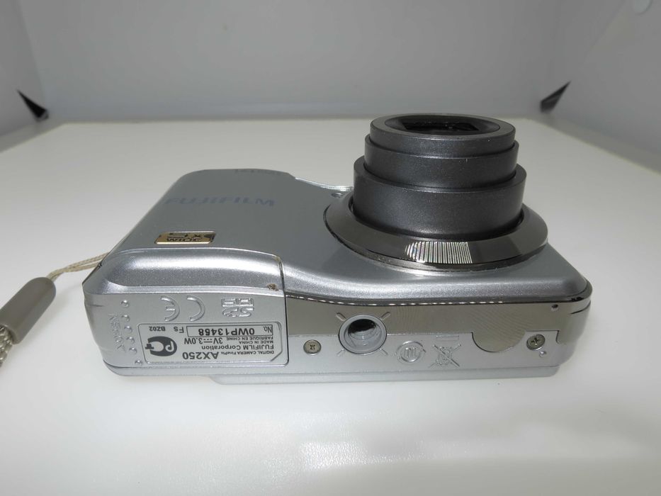 FujiFilm AX250 14MP компактен цифров фотоапарат дигитална камера