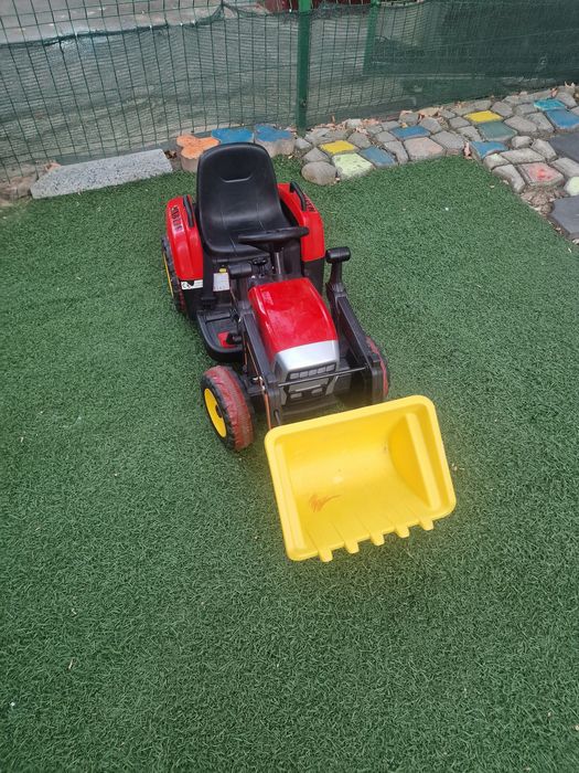 Vând Mașinuța electrica si Tractor electricc - 2-5 ani.