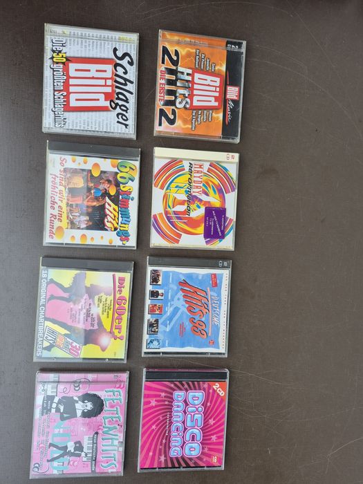 Vând Lot CD originale cu muzica usoara mixta straina artisti internationalii  anii 1960-70-80-90