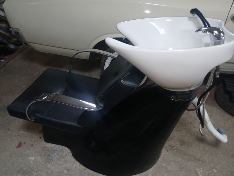 Scaun cu lavoar pentru cuafor