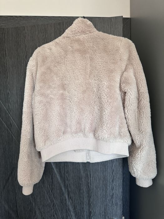 Дамско пухено късо яке