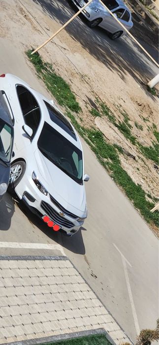 Малибу 2 , 2,4 мотор, в отличном состоянии, цвет:белый жемчуг