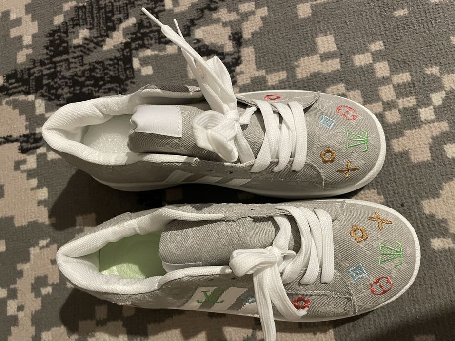 Кроссовки Adidas