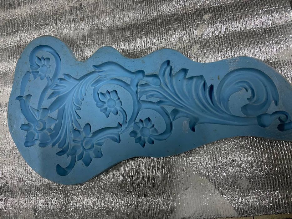 Силикон қолиплар сотилади СРОЧНО Мебель цехлари учун.