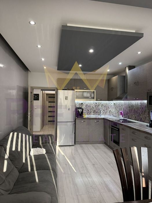 Продава се Четиристаен апартамент в Варна, Младост 1 - 98 кв.м за 2449 €/кв.м - Снимка #2