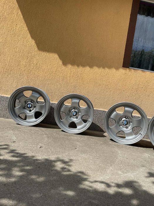 Jante și cauciucuri BMW R17