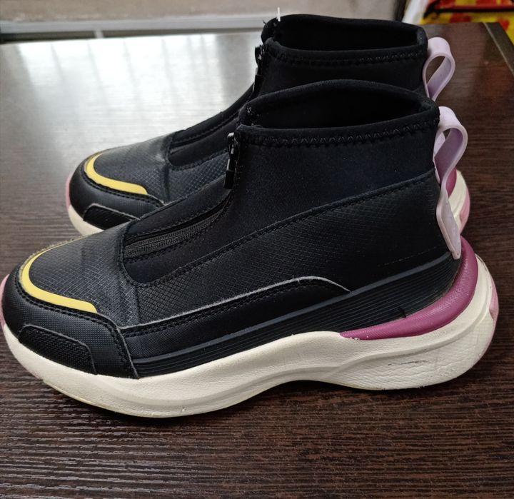 Продам весенние ботинки на девочку