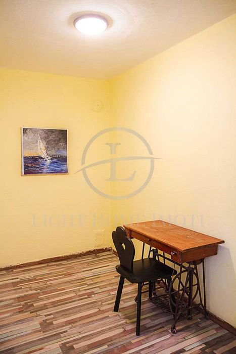 Продава се Тристаен апартамент в Пловдив, Център - 88 кв.м за 2023 €/кв.м - Снимка #9