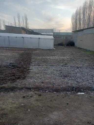 uchastka sotiladi srochna