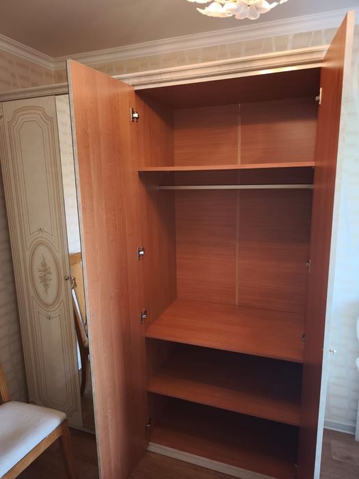 Продам шкаф (шифоньер)