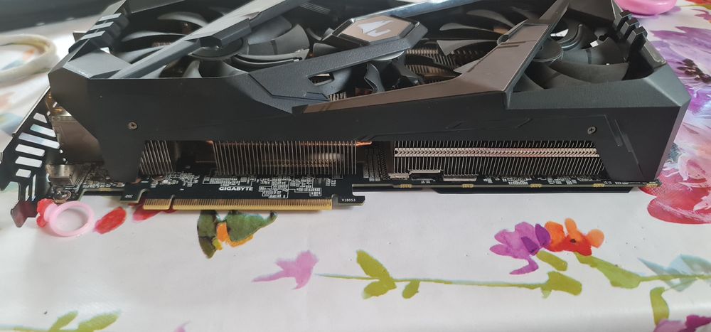 Aorus RTX 2060 super 8g 256-bit