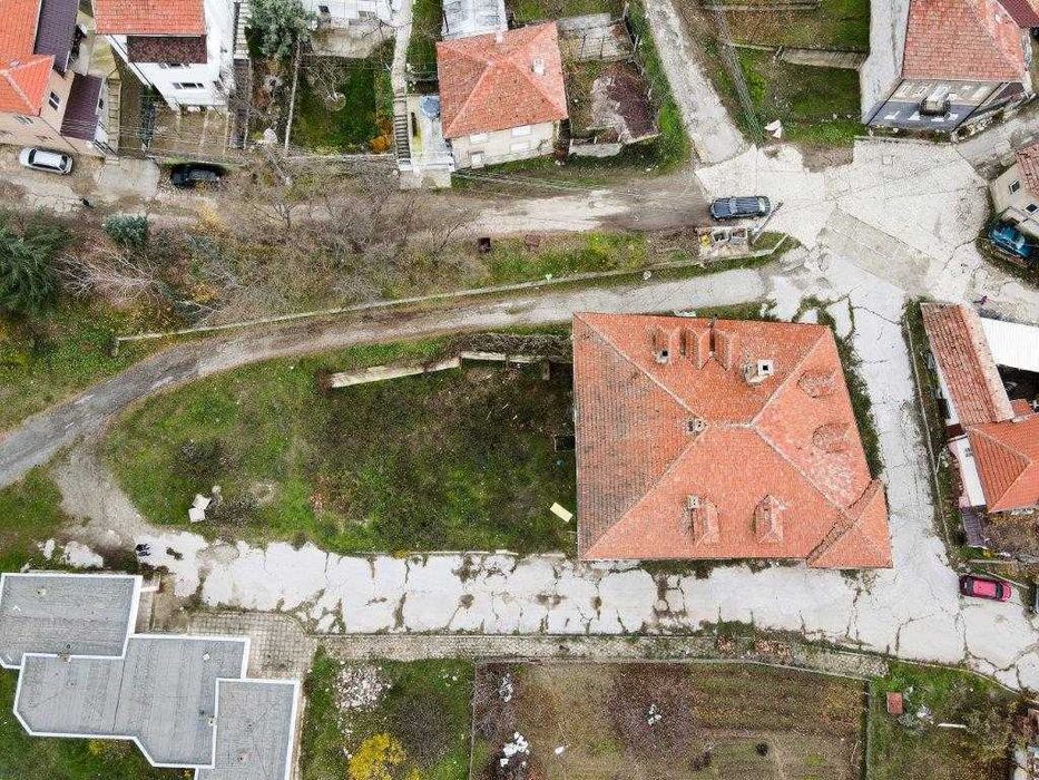 Производствена сграда с прилежащ парцел в гр. Рила